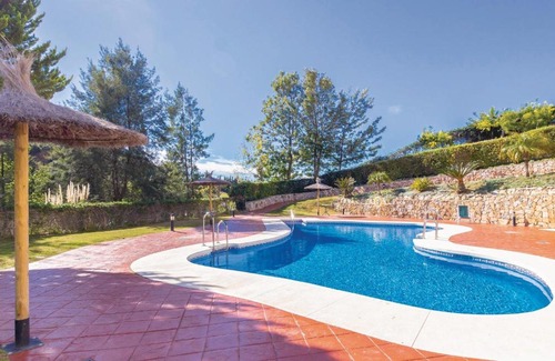 Alhaurín el Grande Apartamento | Beautiful apartment in Alhaurin el Grande with 2 Bedrooms, WiFi and Outdoor swimming pool