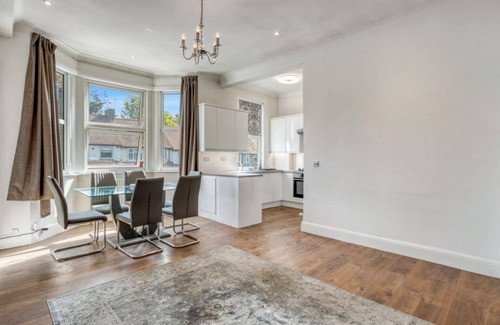 Finchley Church End Apartamento | Beautiful apartment in North London