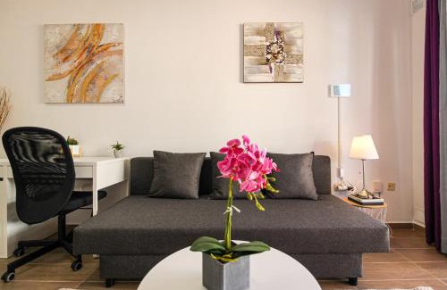 Playa San Juan Apartamento | Beautiful Apartment with AC just steps from the sea in Playa San Juan