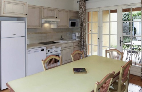 Tourrettes Casa | Bonito apartamento en villa para 6 personas con piscina, WIFI, A/C, TV, patio y mascotas permitida