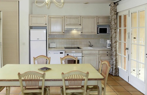 Tourrettes Casa | Bonito apartamento en villa para 6 personas con piscina, WIFI, A/C, TV, patio y mascotas permitida