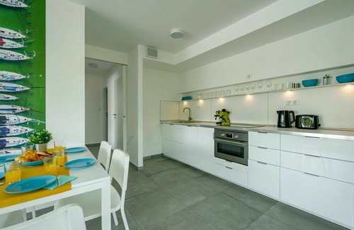 Balatonszemes Apartamento | Hermoso apartamento con A/C, piscina, WIFI, TV, terraza, mascotas permitida y aparcamiento