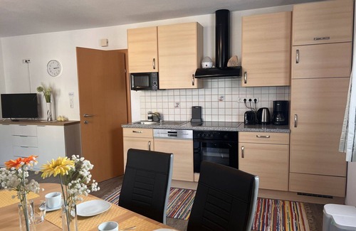 Thumersbach Apartamento | Bonito apartamento para 6 personas con WIFI, TV, patio, mascotas permitida y aparcamiento