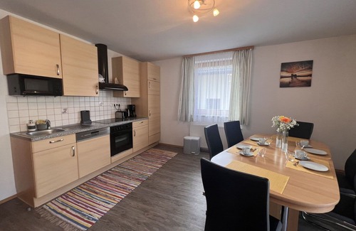 Thumersbach Apartamento | Bonito apartamento para 6 personas con WIFI, TV, patio, mascotas permitida y aparcamiento