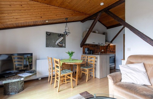Friedrichskoog Apartamento | Acogedor apartamento para 4 personas con WIFI, TV, terraza y aparcamiento
