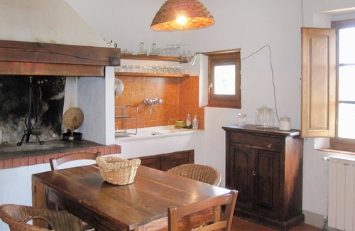 Pian di Sco Casa | Hermoso apartamento en villa para 4 personas con WIFI, piscina, TV, terraza y aparcamiento