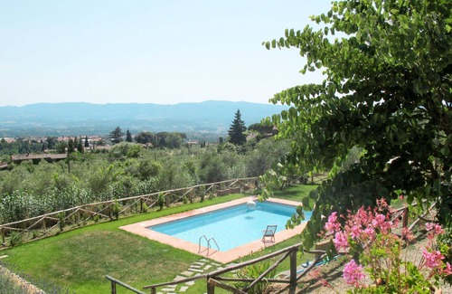 Pian di Sco Casa | Hermoso apartamento en villa para 4 personas con WIFI, piscina, TV, terraza y aparcamiento