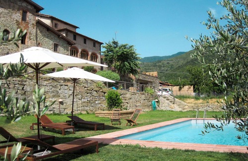 Pian di Sco Casa | Precioso apartamento en villa para 4 personas con piscina, WIFI, TV, terraza y aparcamiento