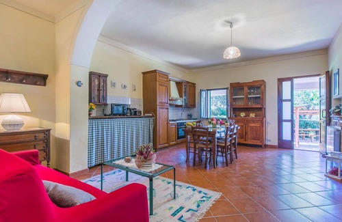 San Miniato Villa | Acogedor apartamento en villa con piscina, TV, patio, mascotas permitida y aparcamiento