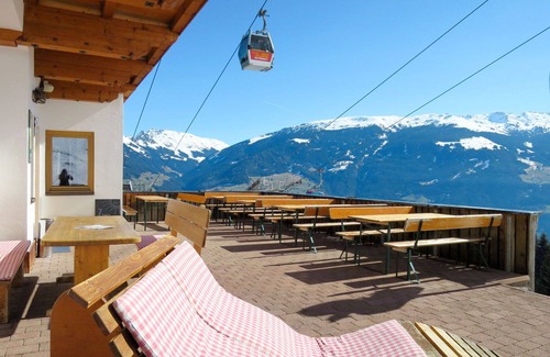 Emberg Apartamento | Bonito apartamento para 4 personas con WIFI, TV, terraza y aparcamiento