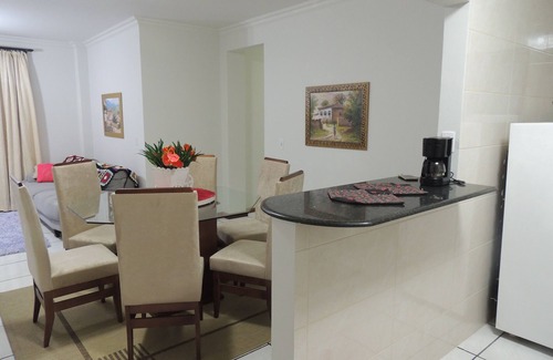 Itapema Apartamento | LINDO APARTAMENTO - PREDIO BEIRA MAR - APTO SACADA LATERAL