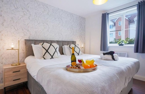 Northampton Apartamento | Beautiful Apartment - Close to City Centre - Free Parking, Fast Wifi, SmartTV with Sky TV and Netflix by Yoko Property
