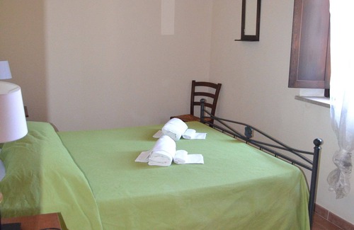 Casalappi Otro | Acogedor apartamento para 3 personas con piscina, A/C, TV, vista panorámica y aparcamiento