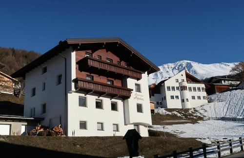 Fendels Apartamento | Precioso apartamento para 2 personas con WIFI, TV, balcón y aparcamiento