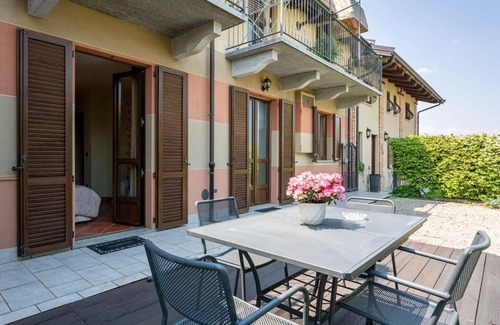 Salmour Apartamento | Beautiful apartment for 4 people with WIFI, pool, TV, patio and parking