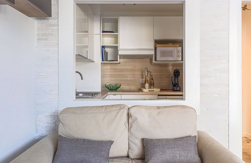 Cimiez Apartamento | Bonito apartamento con WIFI, A/C, TV, terraza, mascotas permitida y vista panorámica