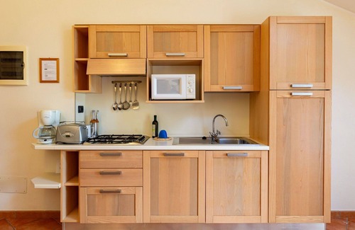 Garda Apartamento | Beautiful apartment for 4 people with A/C, pool, WIFI, TV, patio, panoramic view and parking