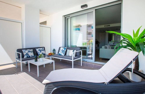 Torrox Costa Apartamento | Acogedor apartamento con piscina, A/C, WIFI, TV, patio, mascotas permitida y aparcamiento