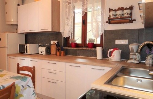 Zagorje Apartamento | Bonito apartamento para 5 personas con piscina privada, WIFI, TV, terraza y aparcamiento