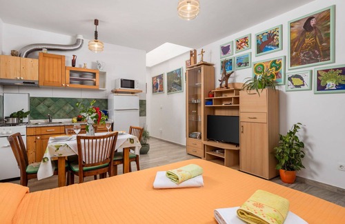 Donji Kraj Apartamento | Acogedor apartamento para 2 personas con A/C, WIFI, TV, terraza y aparcamiento