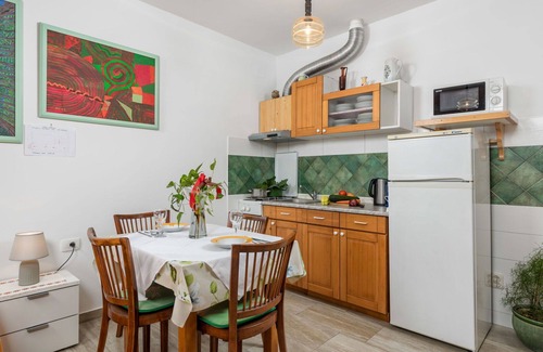 Donji Kraj Apartamento | Acogedor apartamento para 2 personas con A/C, WIFI, TV, terraza y aparcamiento
