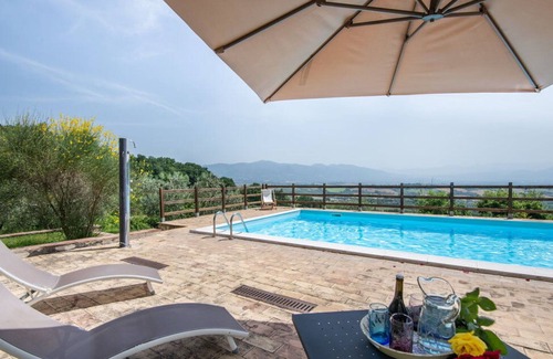 Fornole Apartamento | Bonito apartamento para 5 personas con WIFI, A/C, piscina, TV y aparcamiento