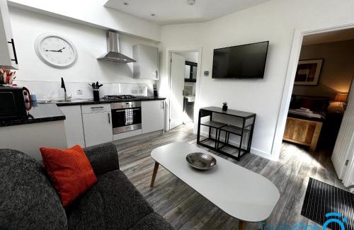 Olton Casa | Beautiful Apartment for solo and couple travellers