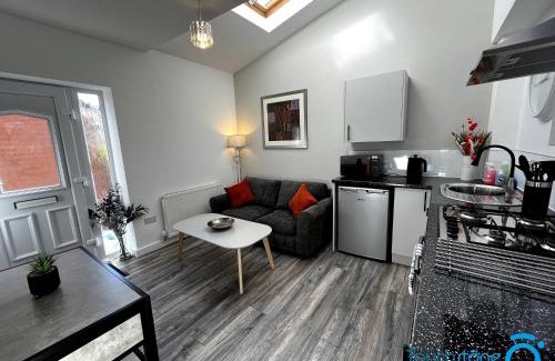 Olton Casa | Beautiful Apartment for solo and couple travellers