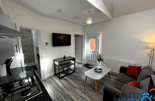 Olton Casa | Beautiful Apartment for solo and couple travellers