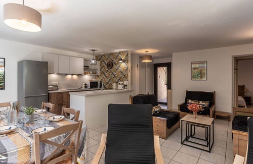 Lozari Apartamento | Bonito apartamento para 6 personas con piscina, A/C, WIFI, TV, patio y aparcamiento