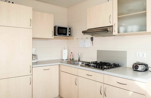 Bad Emstal Casa | Bonito apartamento en villa con WIFI, piscina, TV, terraza, mascotas permitida y aparcamiento
