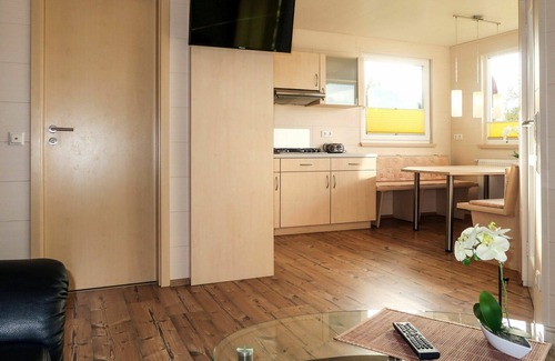 Bad Emstal Casa | Bonito apartamento en villa con WIFI, piscina, TV, terraza, mascotas permitida y aparcamiento