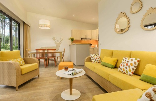 Hattigny Casa | Hermoso apartamento en villa para 4 personas con WIFI, piscina, TV, terraza y aparcamiento