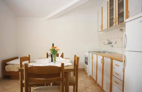 Jadrtovac Apartamento | Hermoso apartamento en Jadrtovac