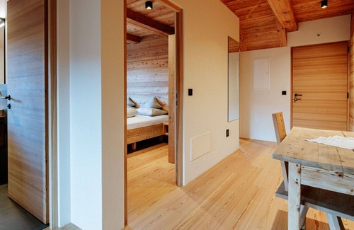 San Genesio Atesino Villa | Hermoso apartamento en villa para 6 personas con WIFI, TV, terraza y aparcamiento