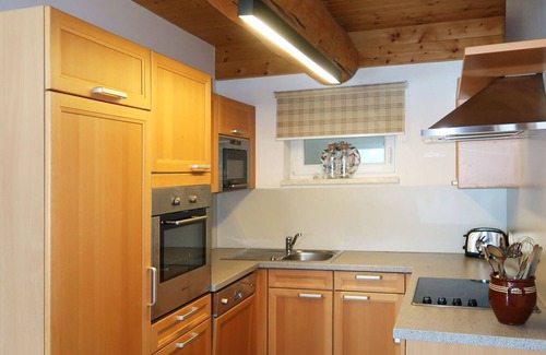 Hundsdorfl Casa | Hermoso apartamento en villa con WIFI, TV, terraza, mascotas permitida y aparcamiento