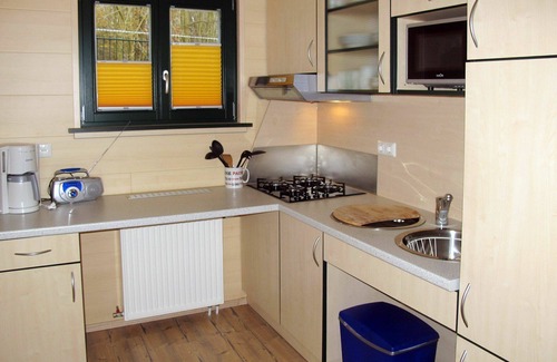 Bad Emstal Casa | Precioso apartamento en villa con WIFI, piscina, TV, terraza, mascotas permitida y aparcamiento