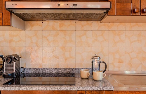 Dervio Villa | Precioso apartamento en villa para 6 personas con WIFI, A/C, TV, patio y aparcamiento