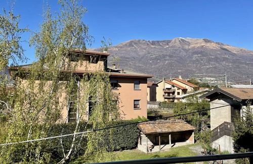 Dervio Villa | Precioso apartamento en villa para 6 personas con WIFI, A/C, TV, patio y aparcamiento