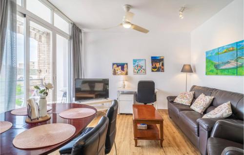 El Molinillo Apartamento | Beautiful Apartment In Málaga With Wifi