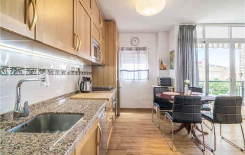 El Molinillo Apartamento | Beautiful Apartment In Málaga With Wifi