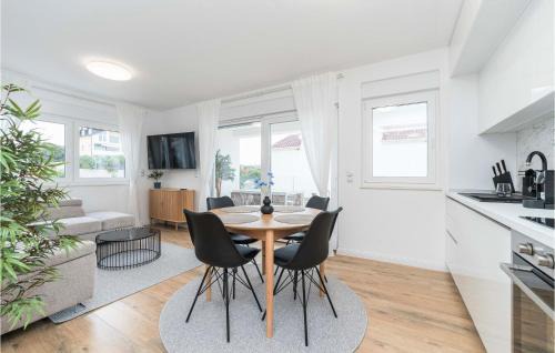 Kolan Apartamento | Beautiful Apartment In Mandre With Wifi