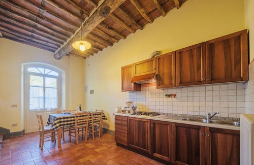 San Michele di Moriano Villa | Hermoso apartamento en villa para 6 personas con WIFI, piscina, TV, patio y aparcamiento