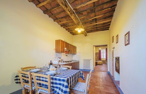 San Michele di Moriano Villa | Hermoso apartamento en villa para 6 personas con WIFI, piscina, TV, patio y aparcamiento