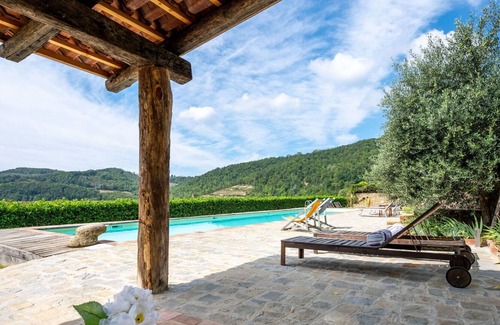 Cortemilia Villa | Precioso apartamento en villa con WIFI, piscina, patio, mascotas permitida y aparcamiento