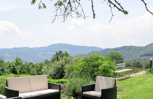 Cortemilia Villa | Precioso apartamento en villa con WIFI, piscina, patio, mascotas permitida y aparcamiento
