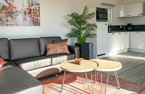 Linden Casa | Hermoso apartamento en villa para 4 personas con WIFI, TV, terraza y aparcamiento
