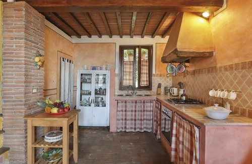 Buti Villa | Acogedor apartamento en villa con piscina, WIFI, TV, patio, mascotas permitida y aparcamiento