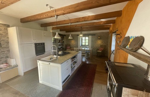 Bonvicino Apartamento | Bonito apartamento para 6 personas con piscina, TV, terraza y aparcamiento