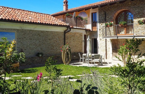 Bonvicino Apartamento | Bonito apartamento para 6 personas con piscina, TV, terraza y aparcamiento